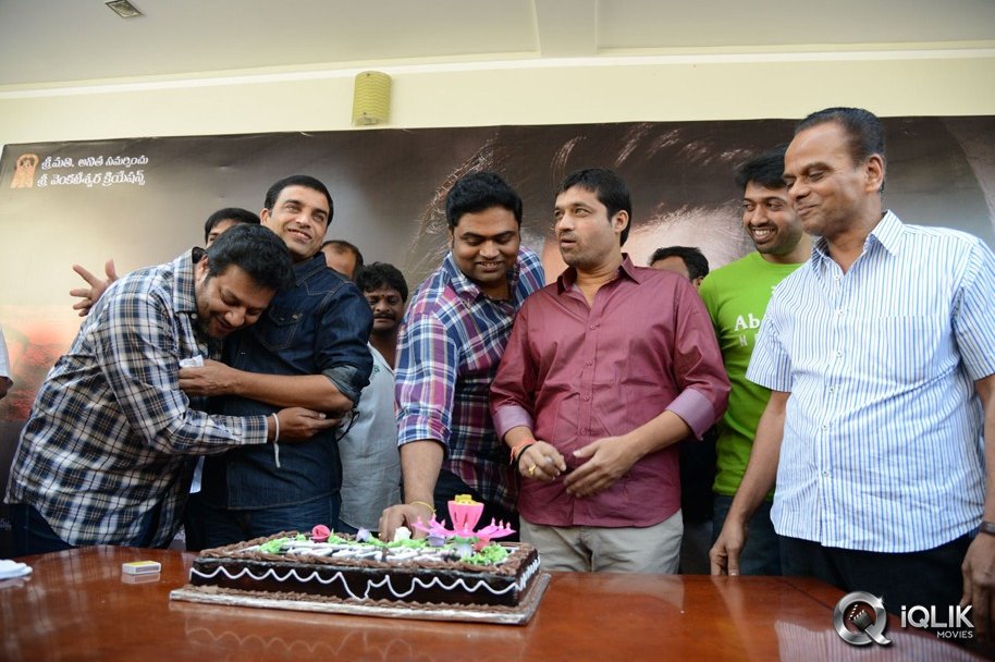 Yevadu-Movie-Success-Meet
